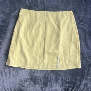 SHEIN Pale Yellow Women's Mini Skirt with Front Notch Size Large.